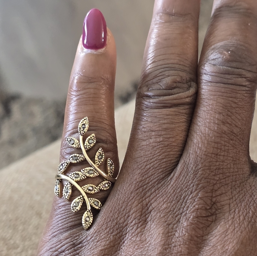 Macy's Crystal Wrap Gold Leaf Ring Size 6 Women New